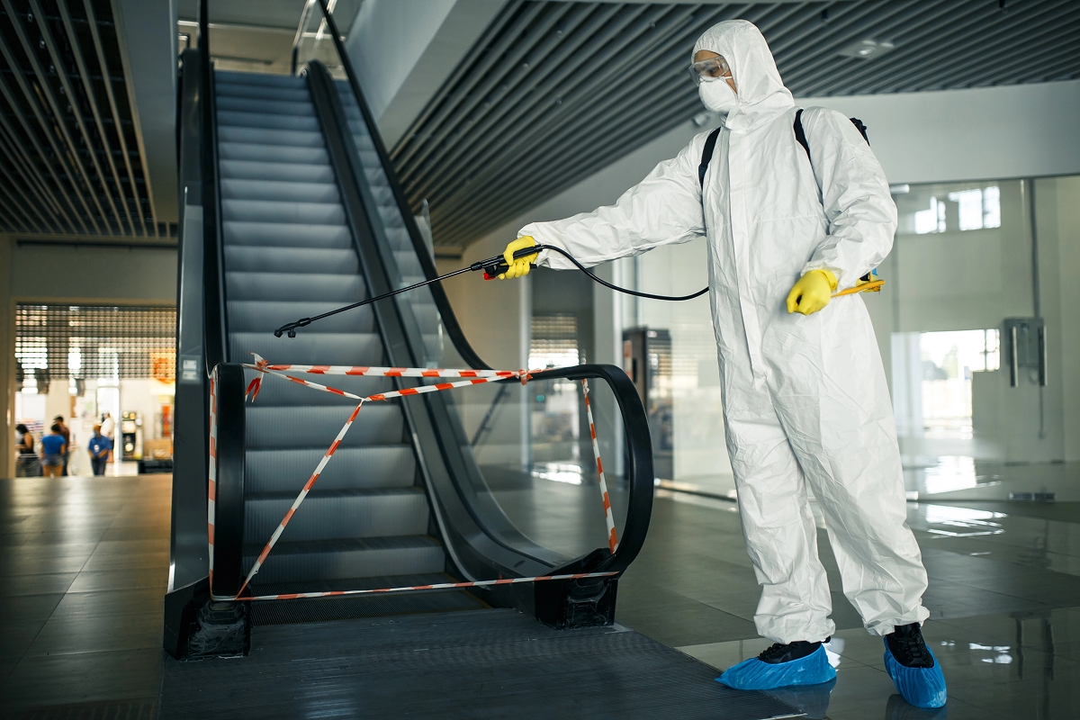 Desinfección de plagas en escaleras mecánicas: un reto para los centros comerciales